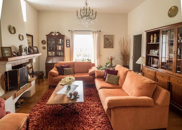 Donde Conchita, Cerca Del Aeropuerto Norte *