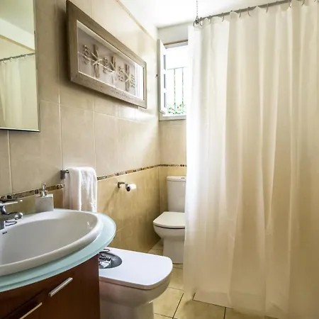 Donde Conchita, Cerca Del Aeropuerto Norte, Con Entrada Independiente